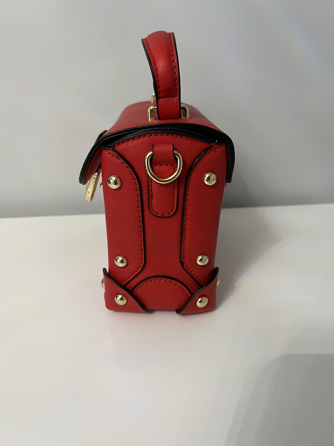 Small red with gold hardware purse - photo 3