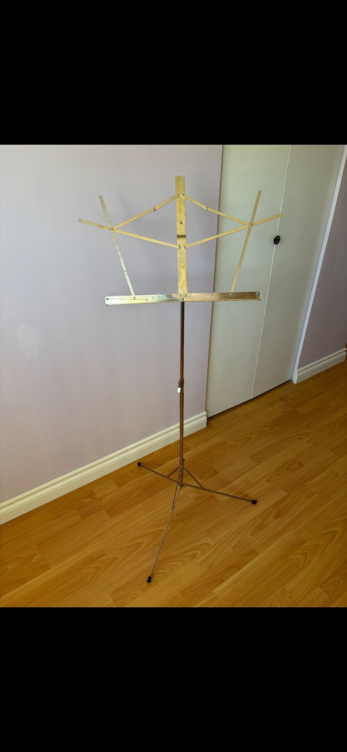 Basic music stand thumbnail