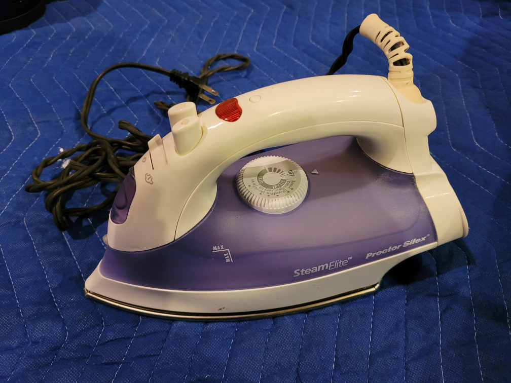 Lightweight Steam Iron