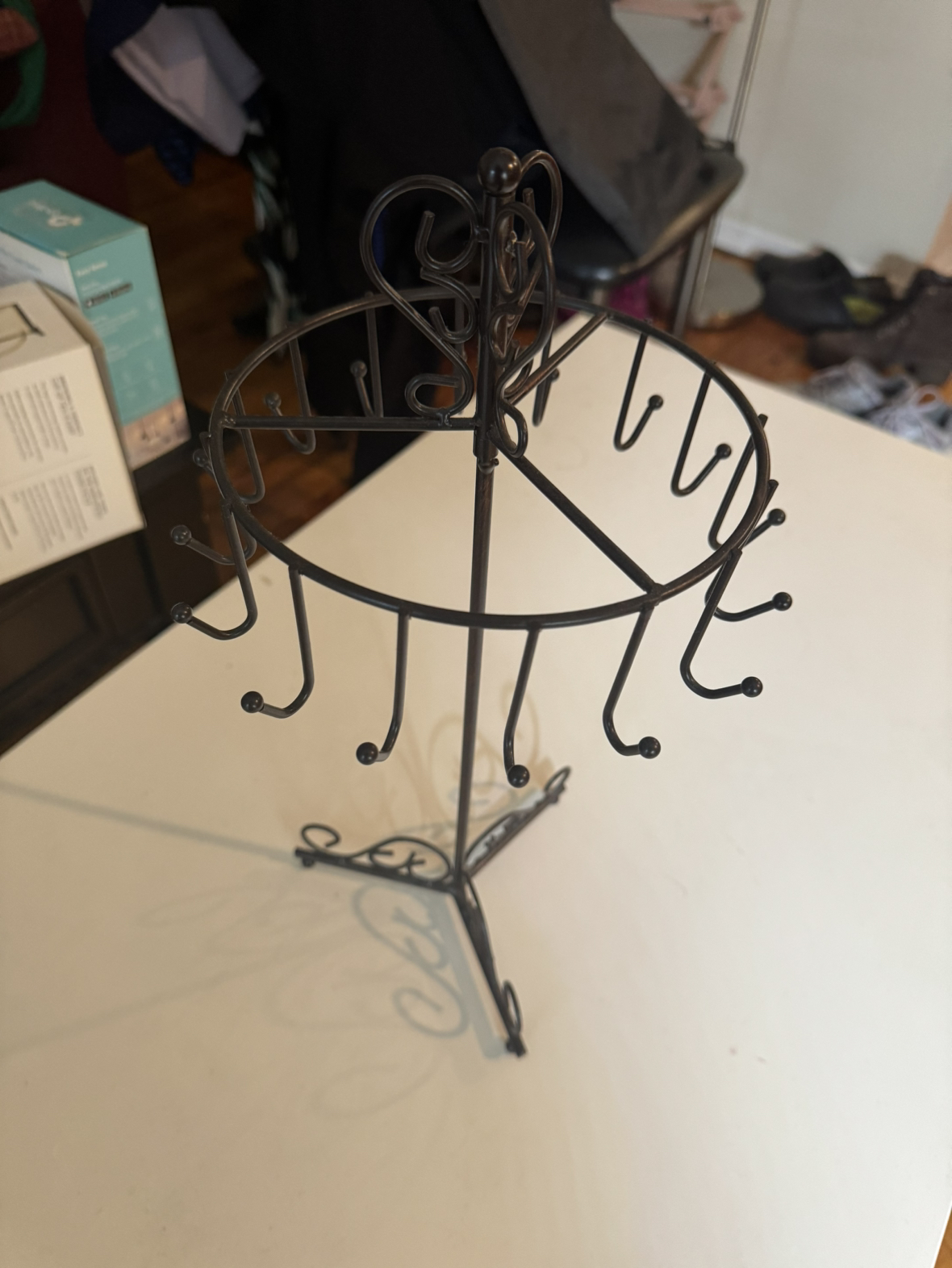 Necklace hanger