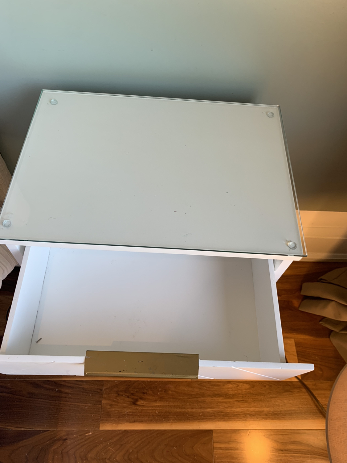2 gorgeous modern night stands - photo 2