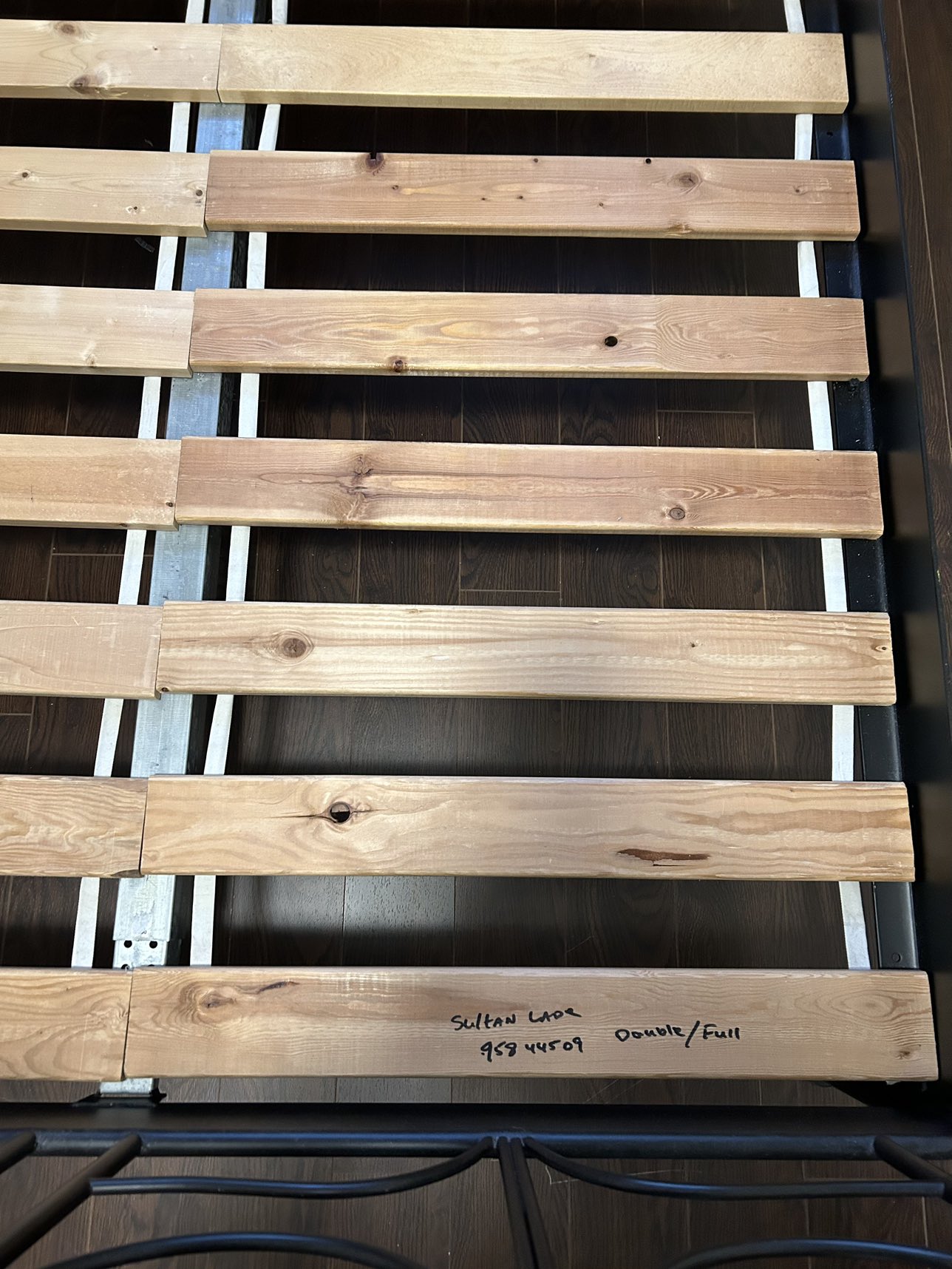 Double/full bed frame, ikea - photo 2