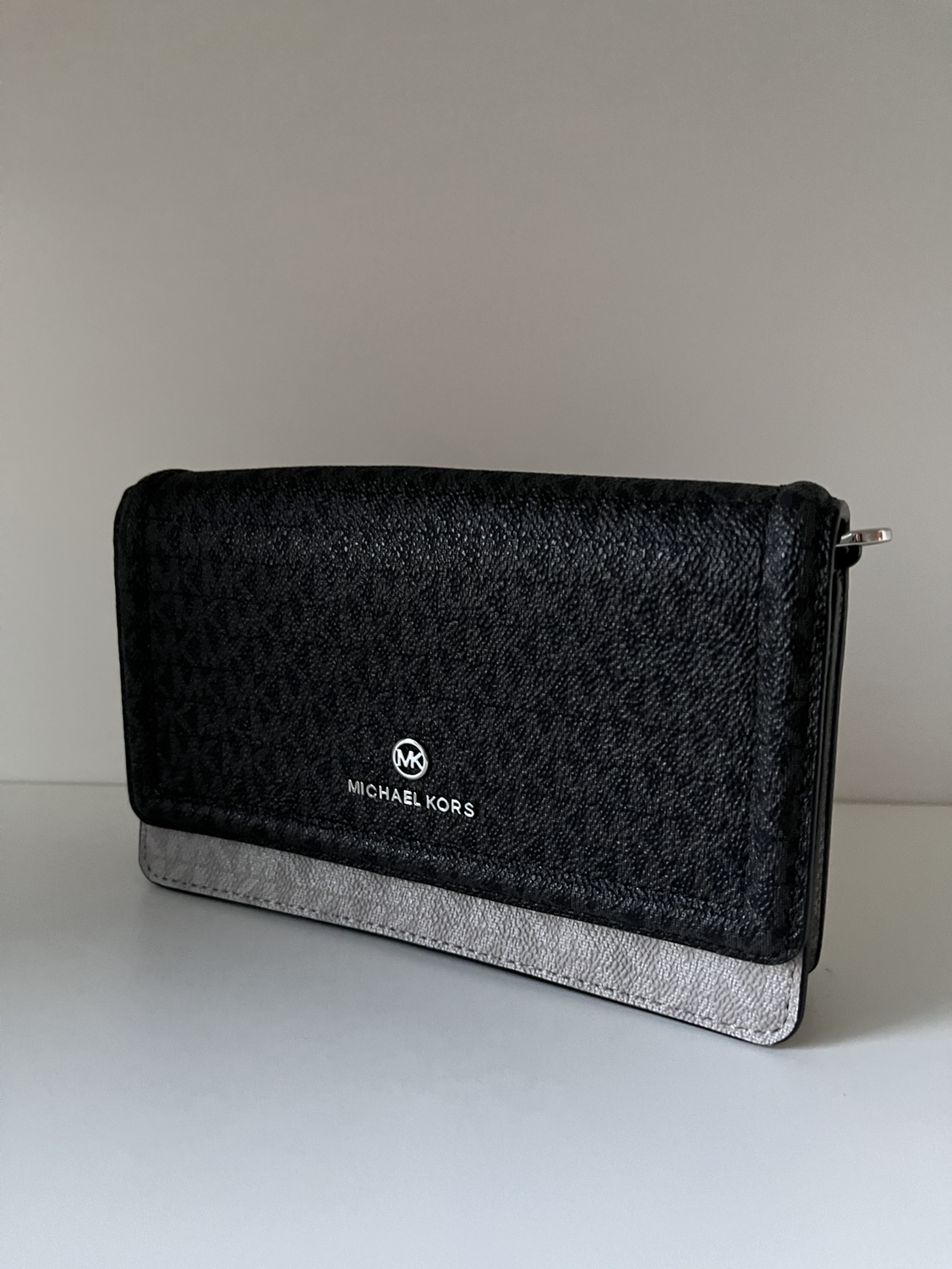 *LIKE NEW* Michael Kors Phone Crossbody - photo 2