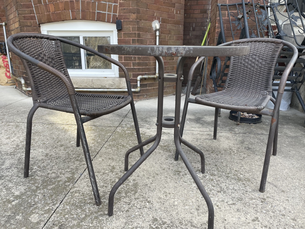 Patio set - 2 chairs 1 table thumbnail