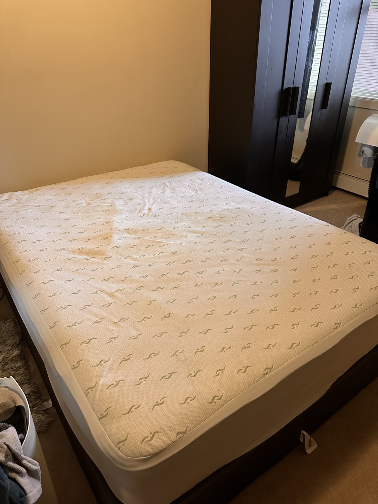 Queen size Kingsdown mattress and box spring