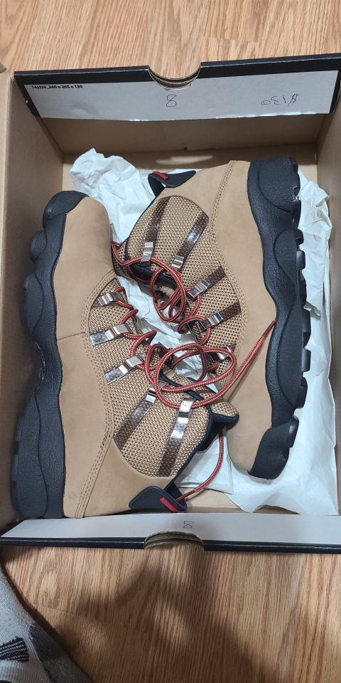 Nike footwear. Men and women image indicator(4)