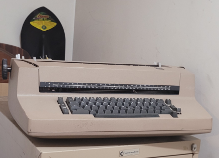 Type writer - electric - photo 3