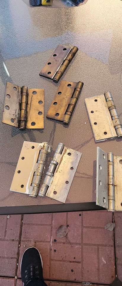 LG Hinges