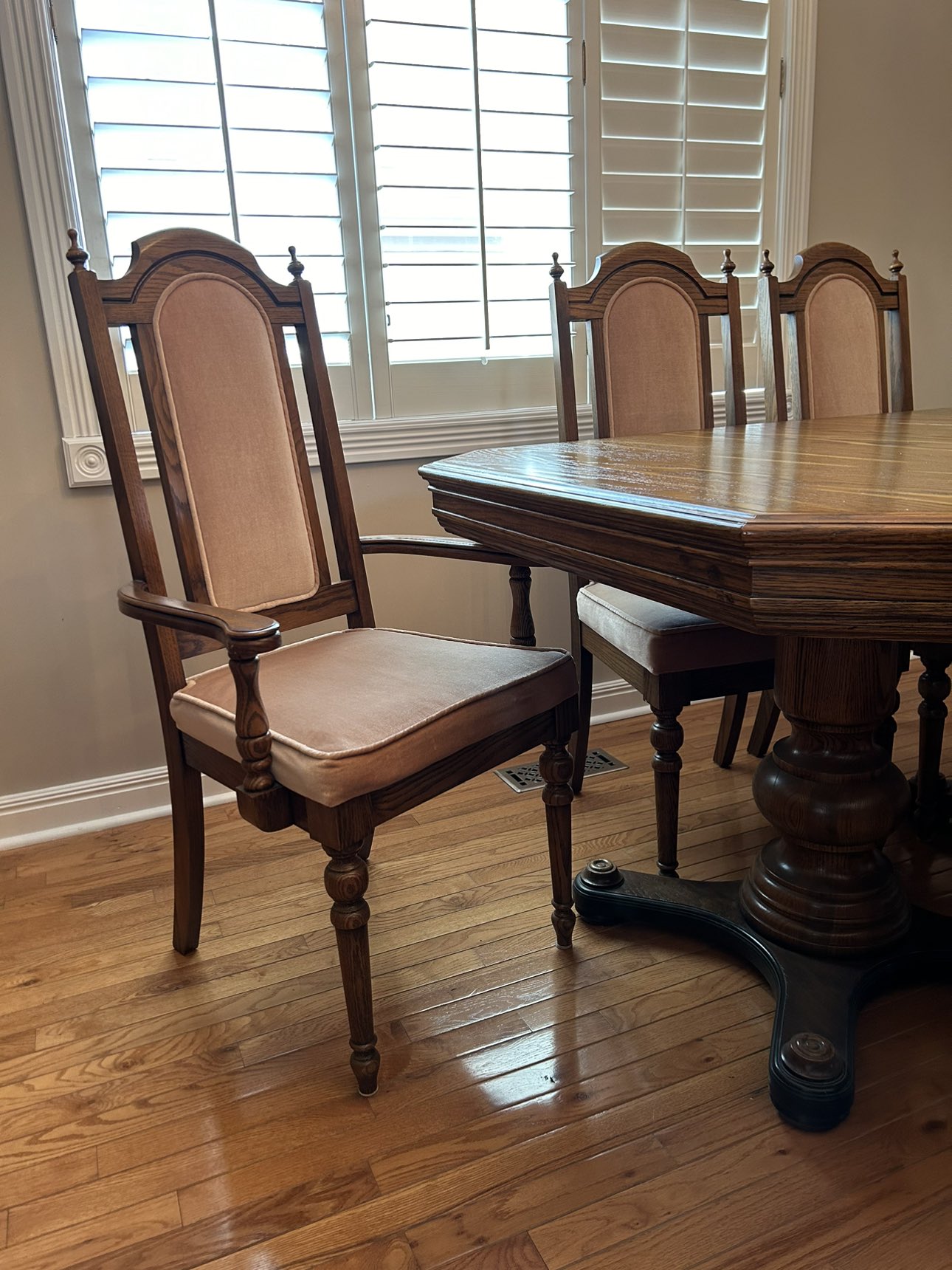 French Provincial Dining Room Set - photo 3