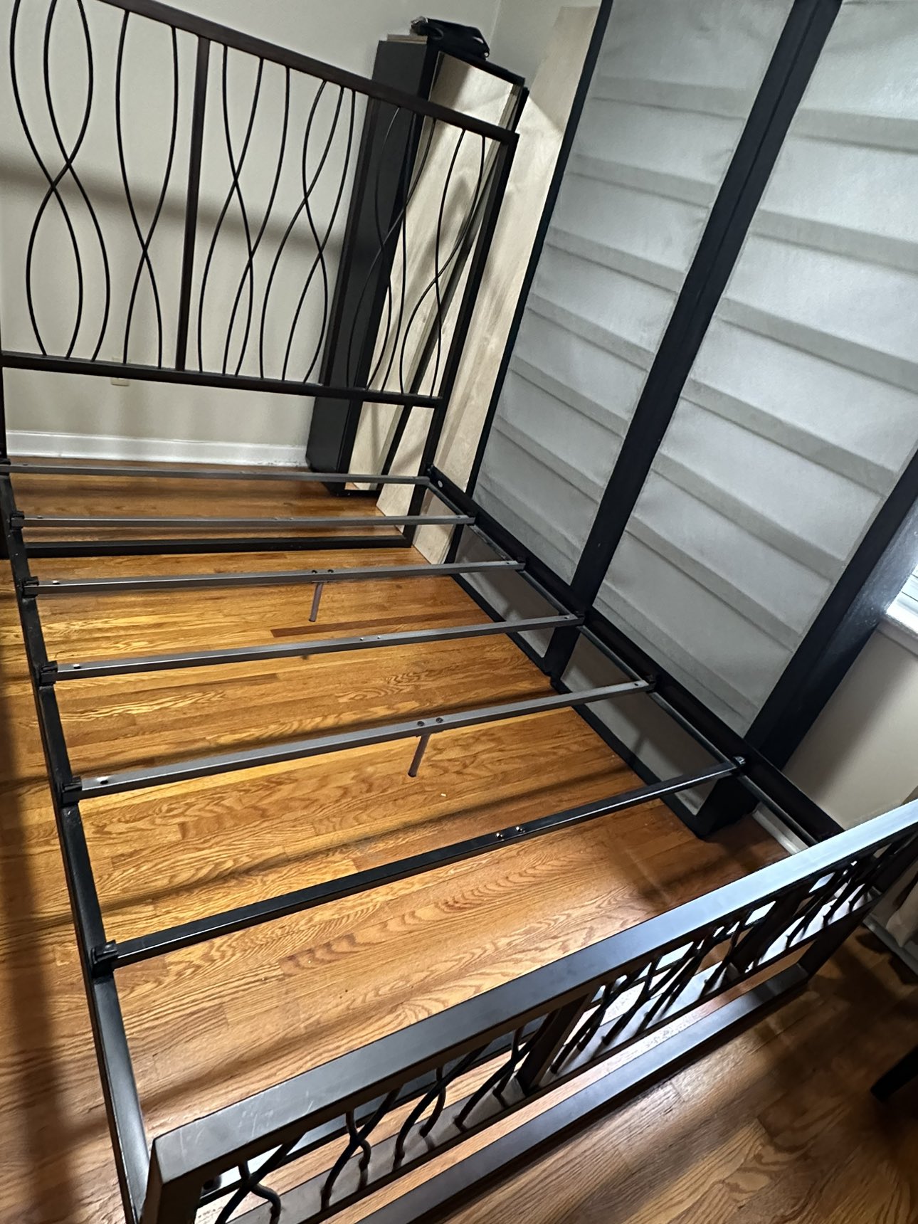 Metal bed frame queen size - photo 4