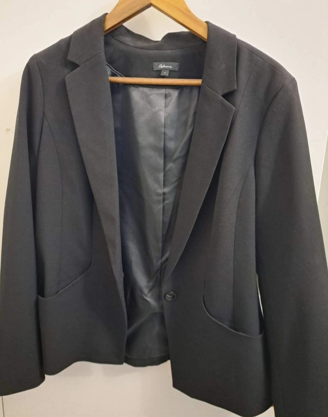 Reitmans black one button blazer image indicator(2)
