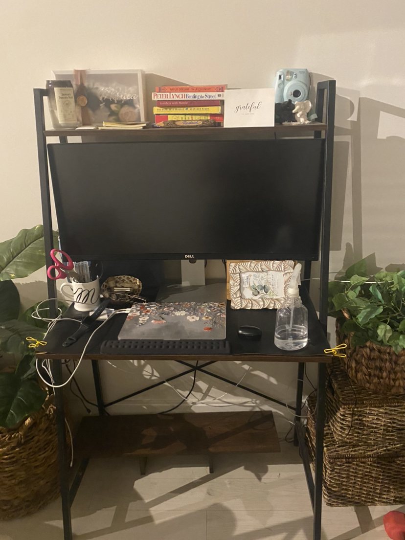 Free shelf desk. Pickup only.