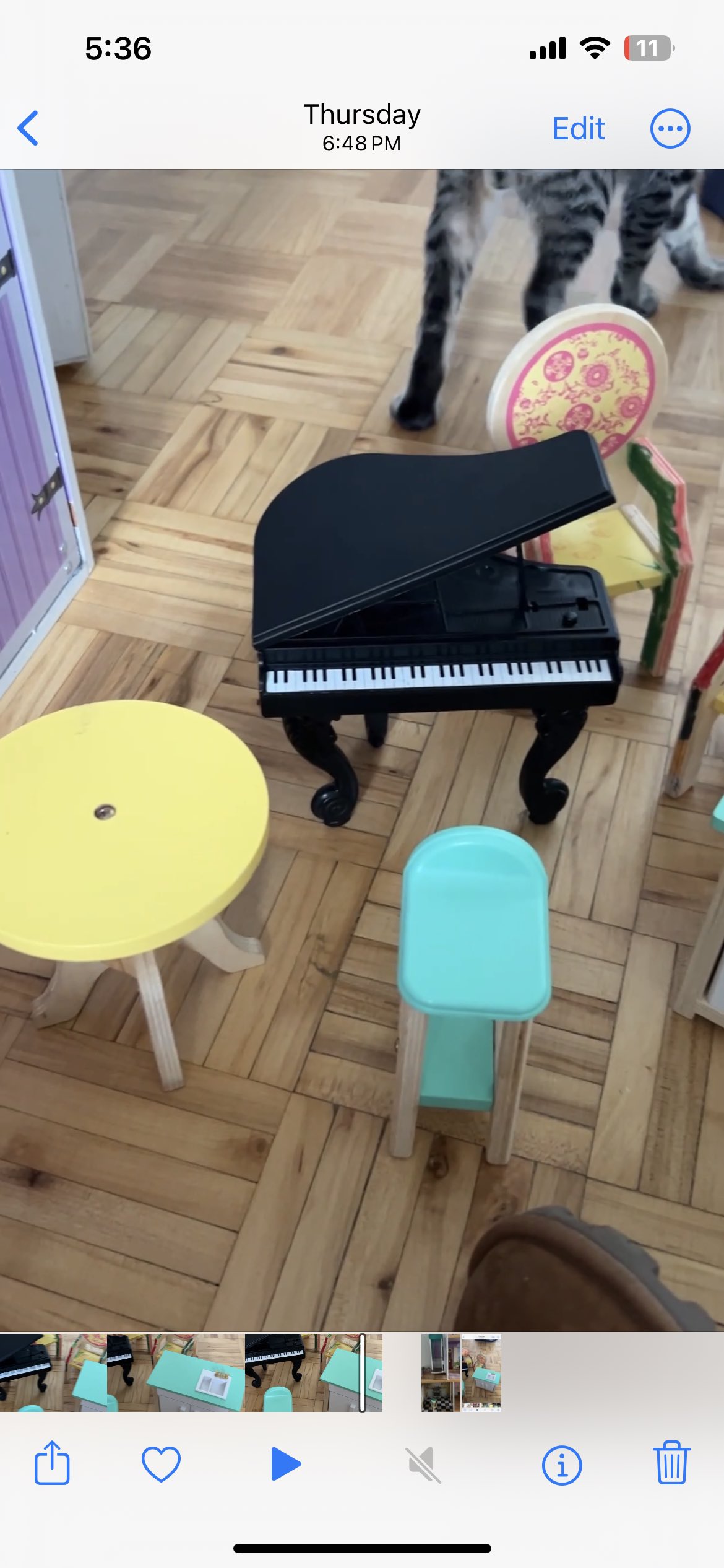 Very large kid Kraft dollhouse - photo 2