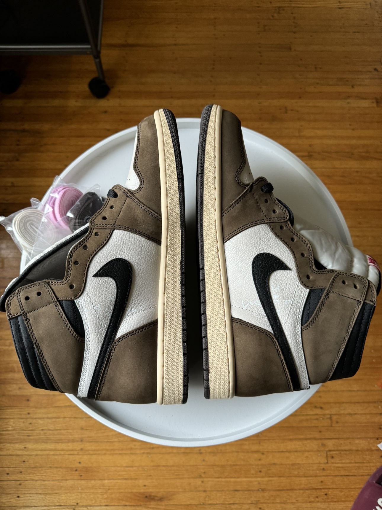 Air Jordan 1 High Og Travis Scott - Men’s 11 - photo 3