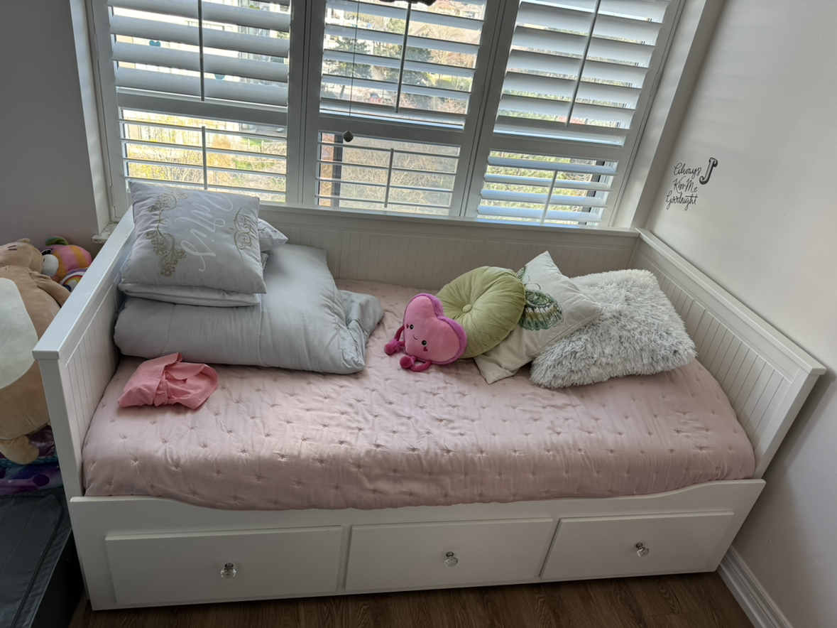 HEMNES IKEA day bed image indicator(4)