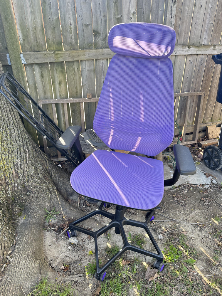 free chair thumbnail