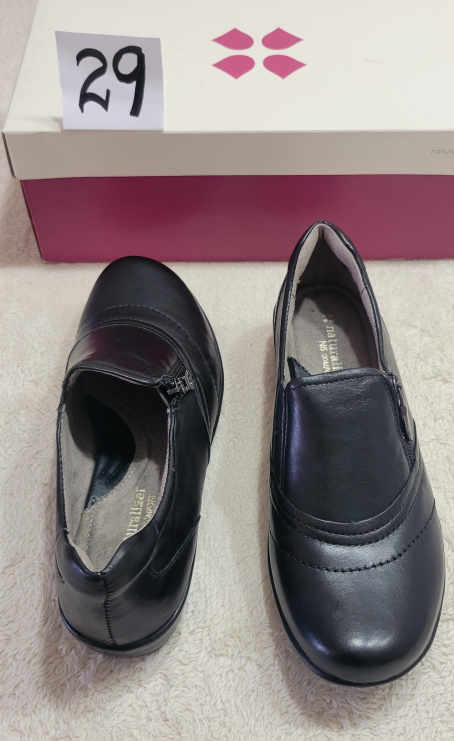 Naturalizer Women's Comfortable Shoes image indicator(6)