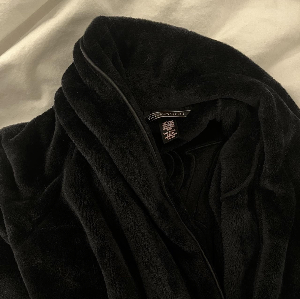 Victoria’s Secret sleep robe - photo 2