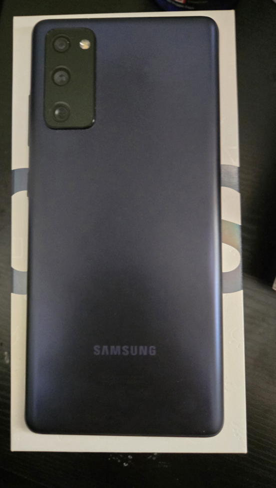 Samsung Galaxy S20 FE 5G - photo 2