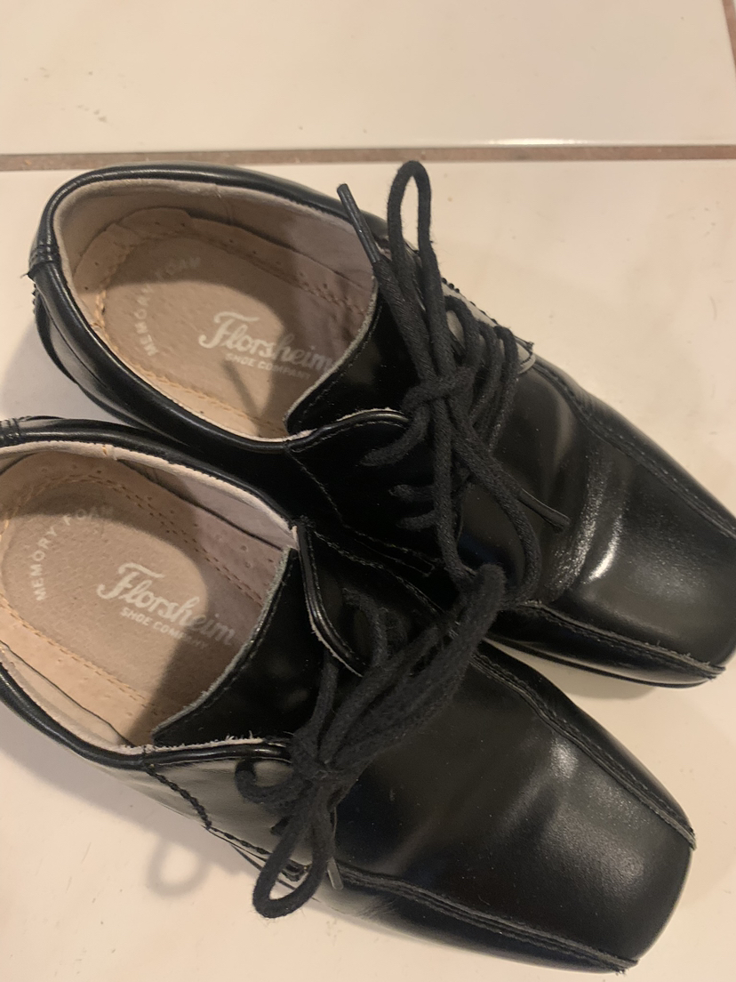 Boys dress shoes size 1 brand Florsheim