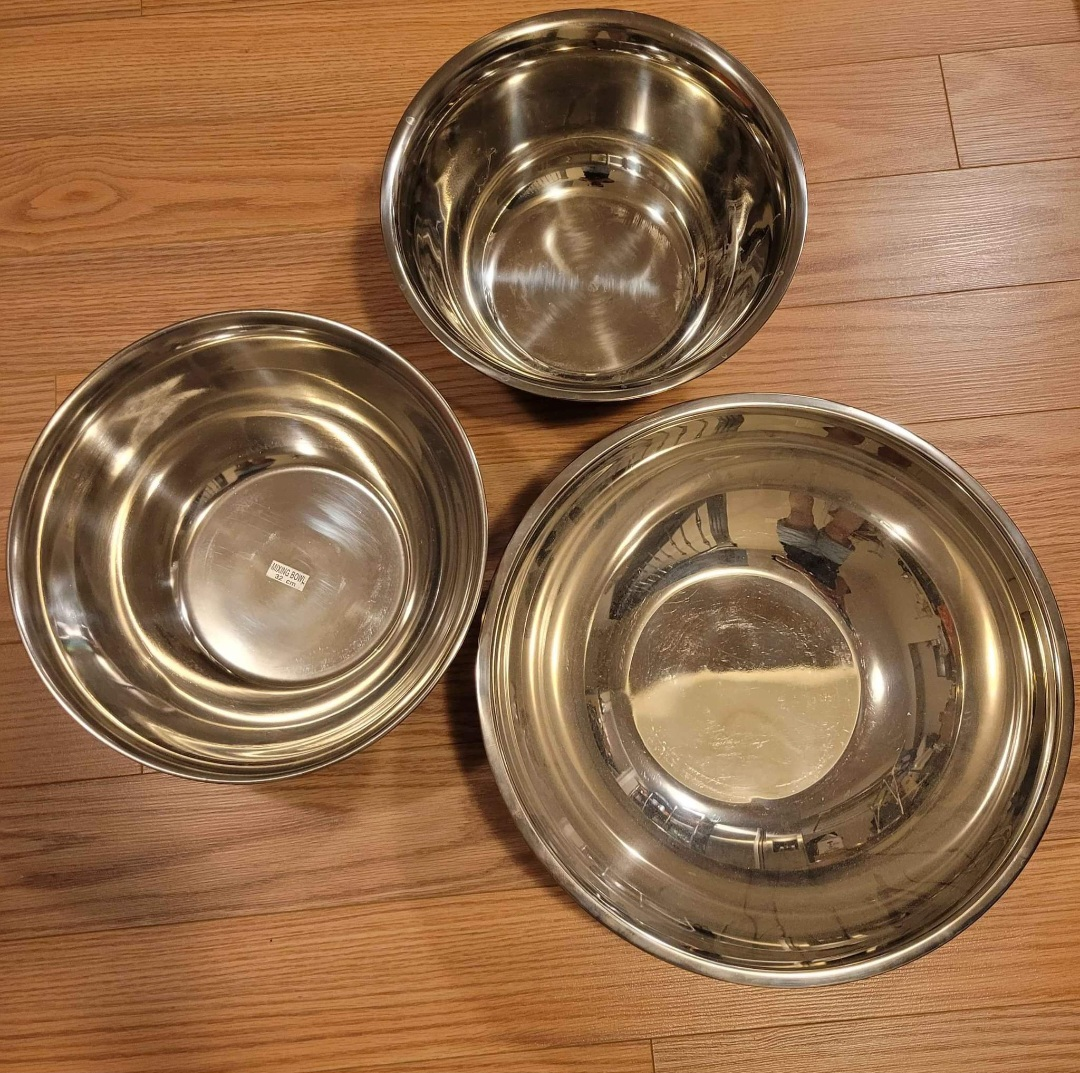 3 X Large Mixing bowls thumbnail