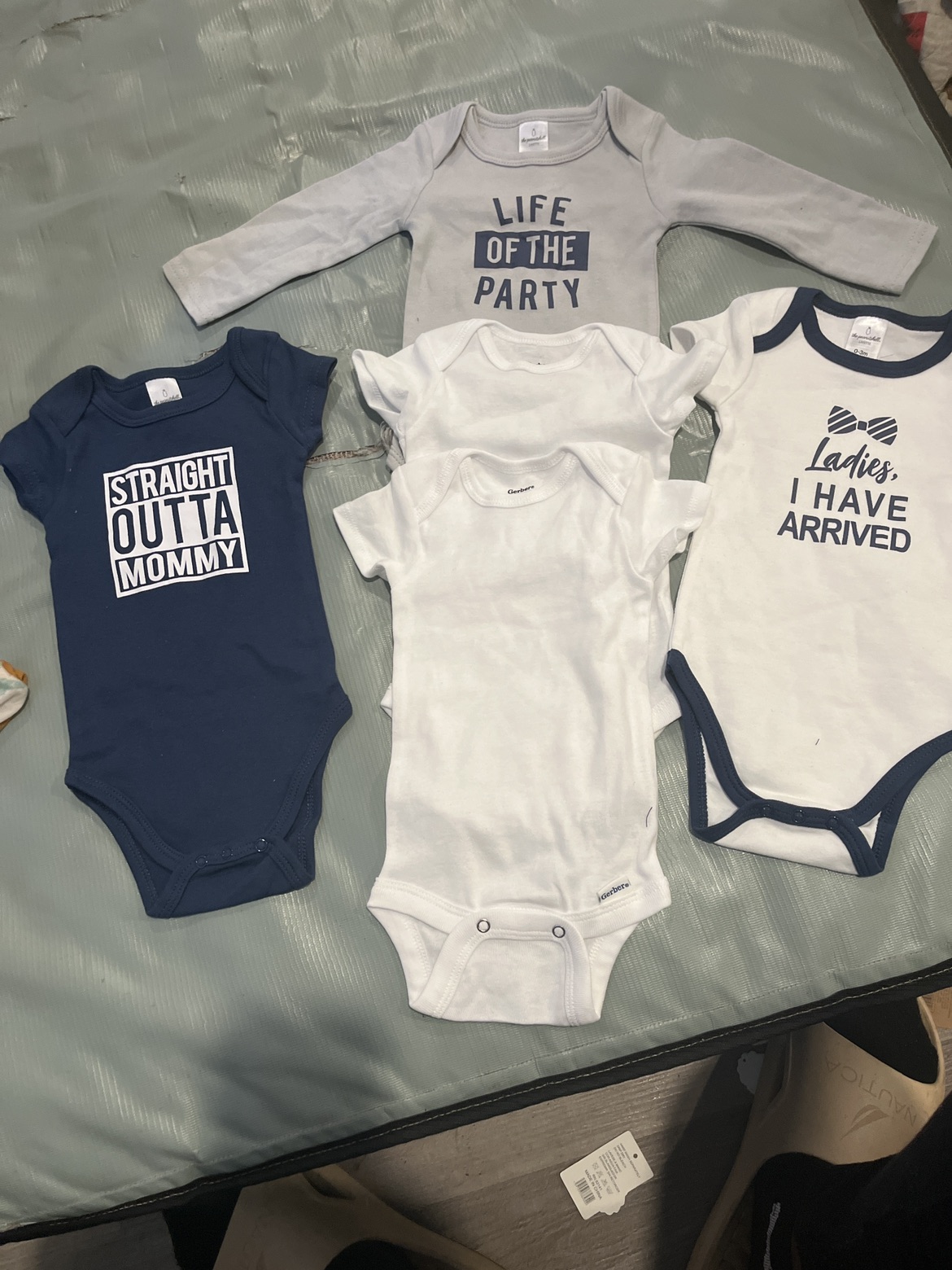 Baby onesies shirt 0-3 months thumbnail