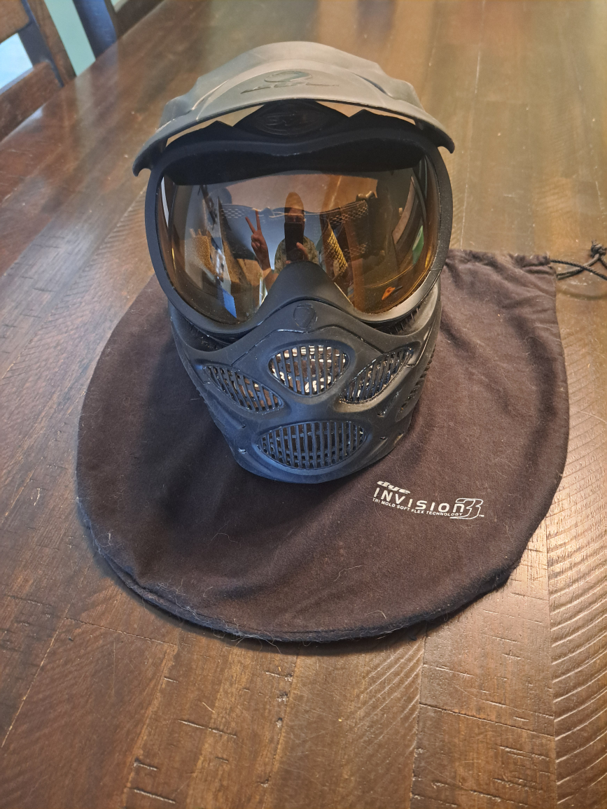 Dye Invision 3 Pro paintball helmet