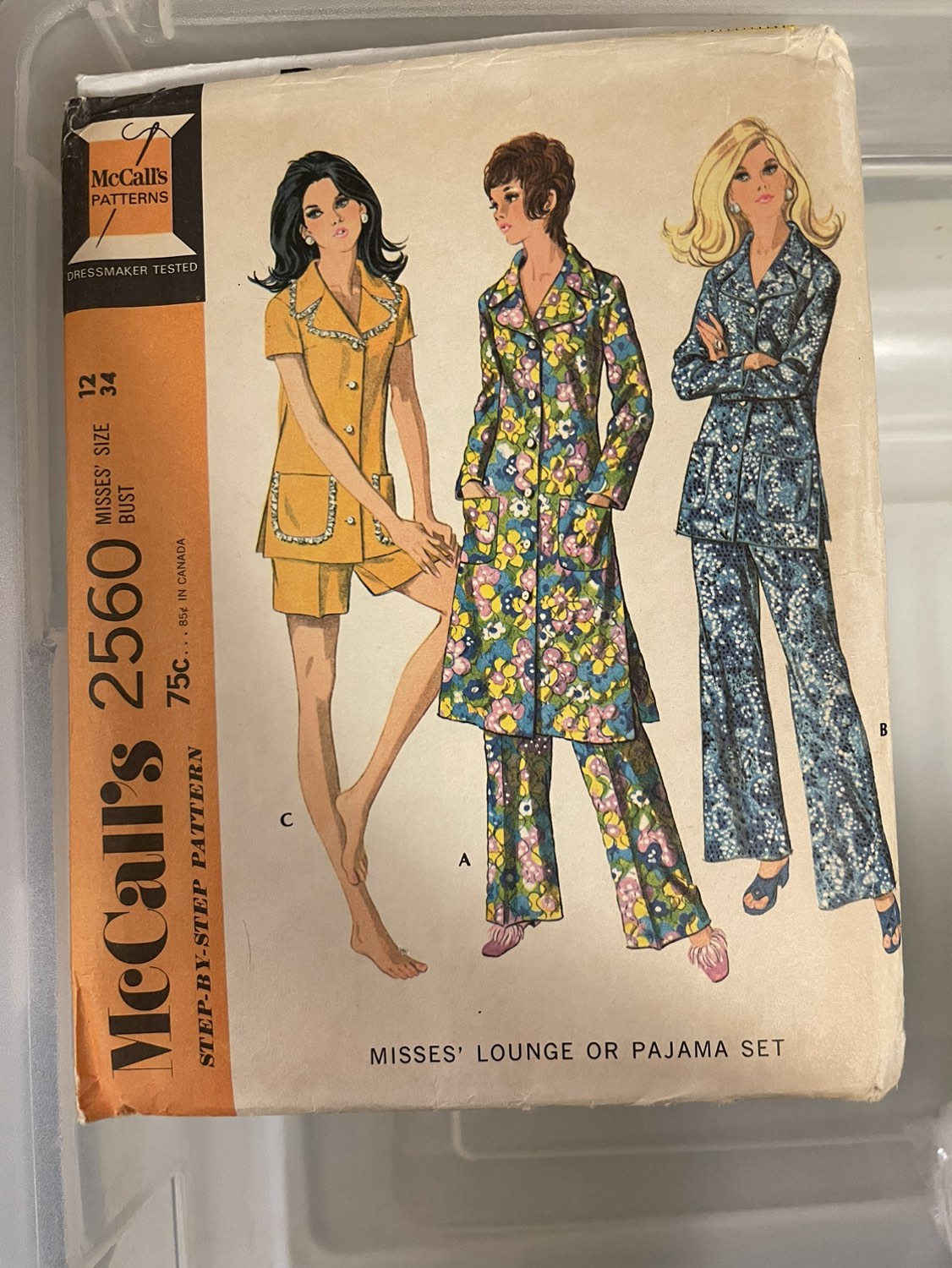 FREECYCLE- sewing patterns (ONLY ONE) image indicator(2)