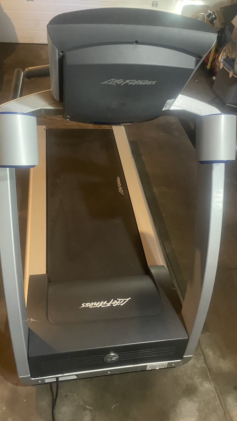 Life fitness t5 treadmill - photo 2