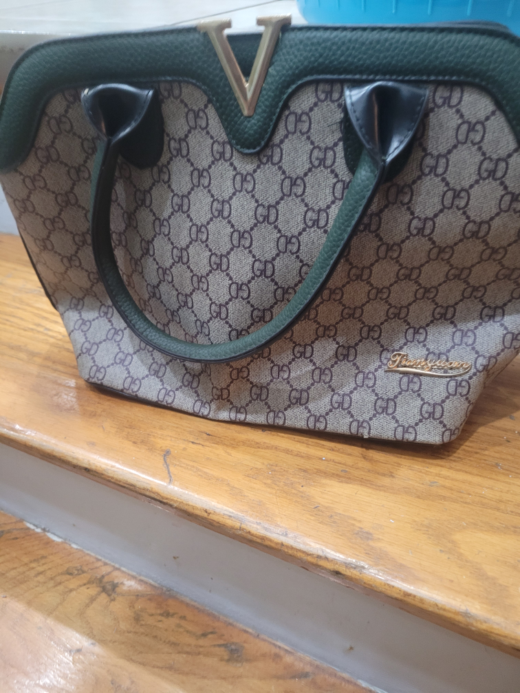 green shoulder bag thumbnail