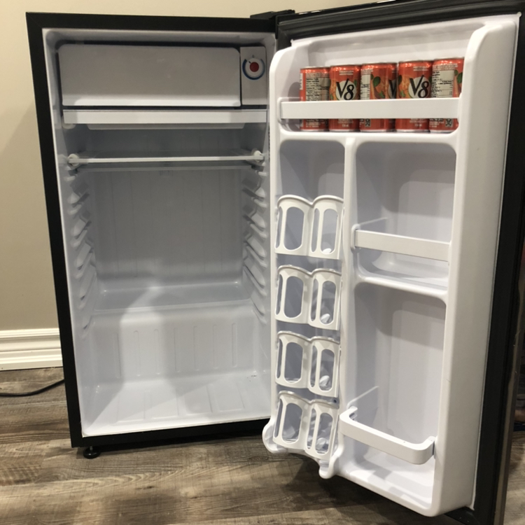 Danby refrigerator in excellent condition for sale - photo 2