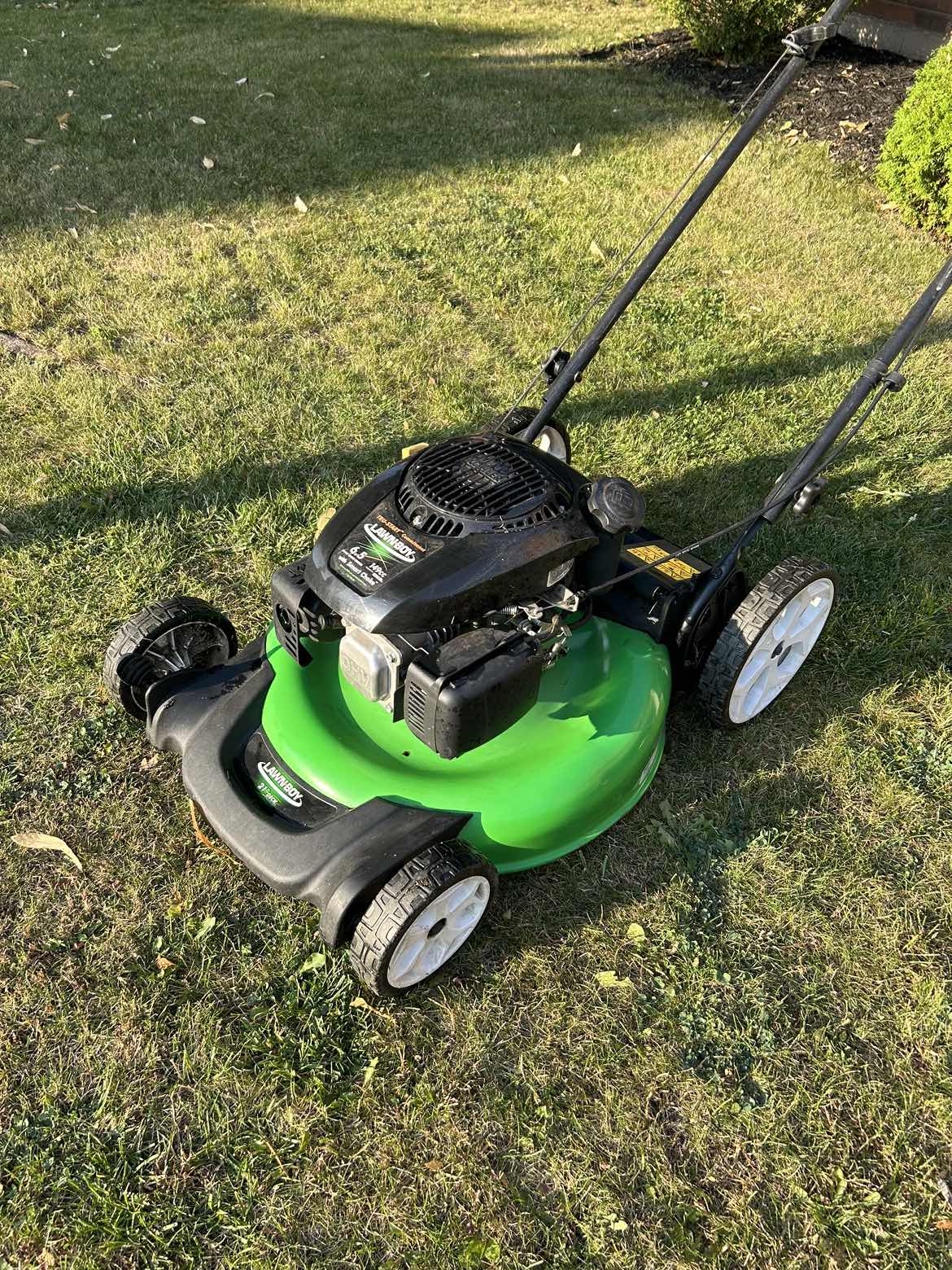 LAWNBOY 21”  deck Mulching/Rear Bagging GAS lawn mower   EUC - photo 2