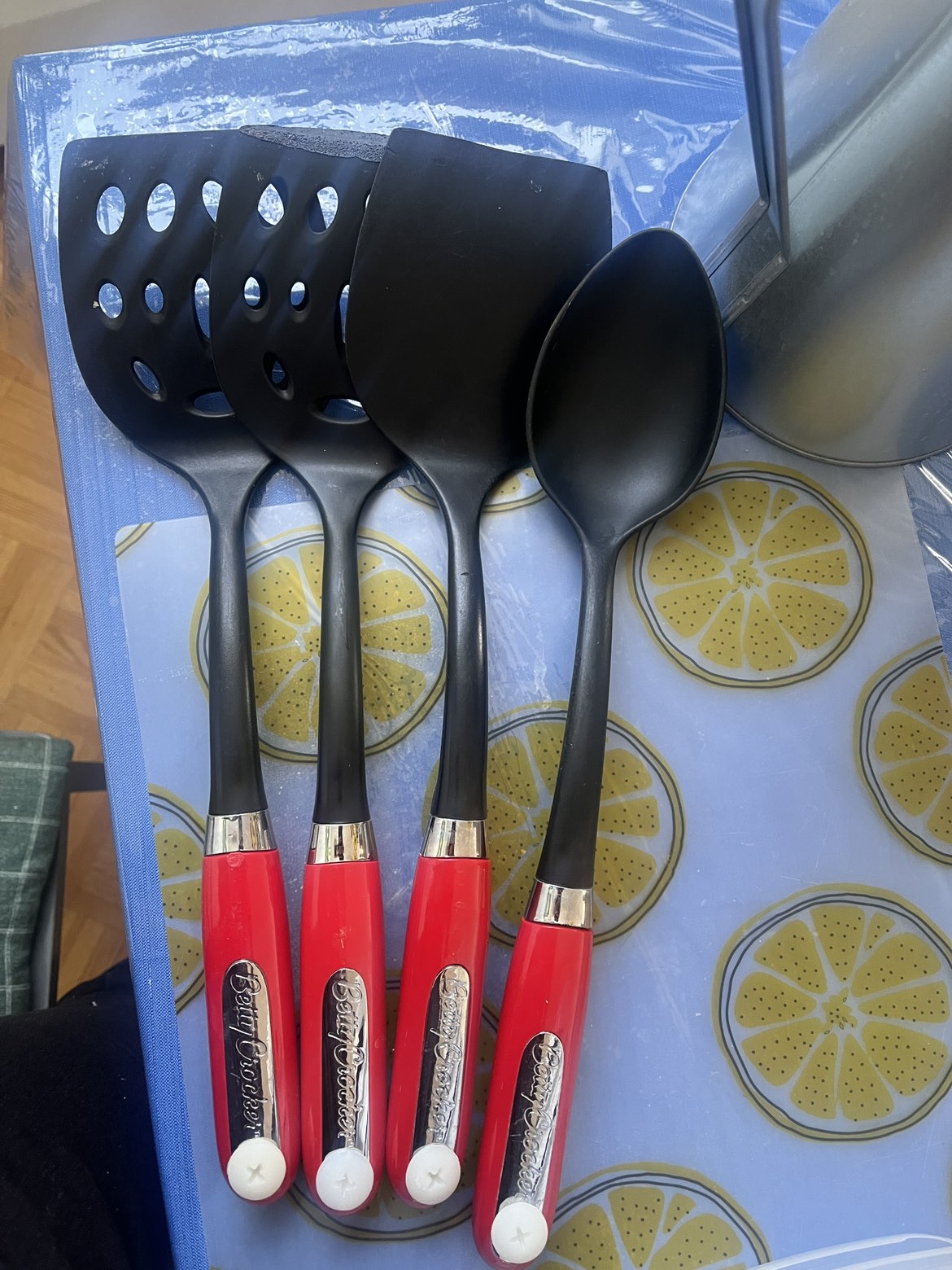 Betty Crocker kitchen spoon #freecycle thumbnail