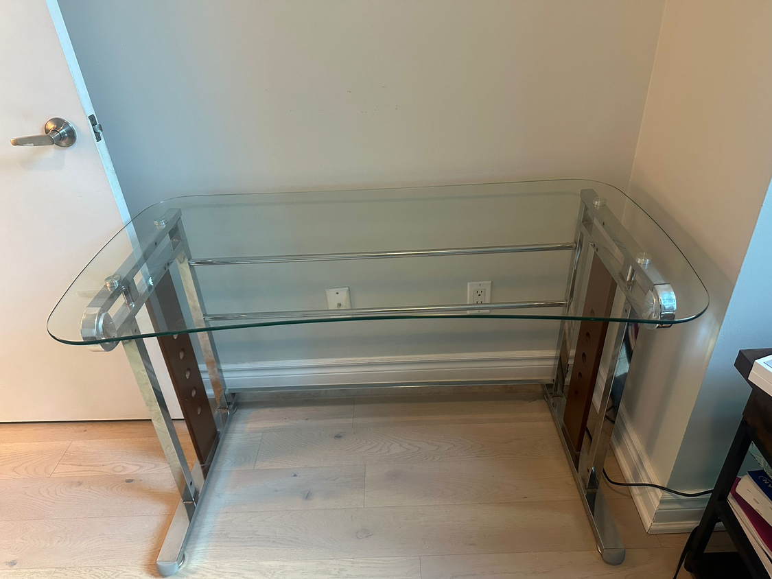 Glass desk in excellent condition - photo 2