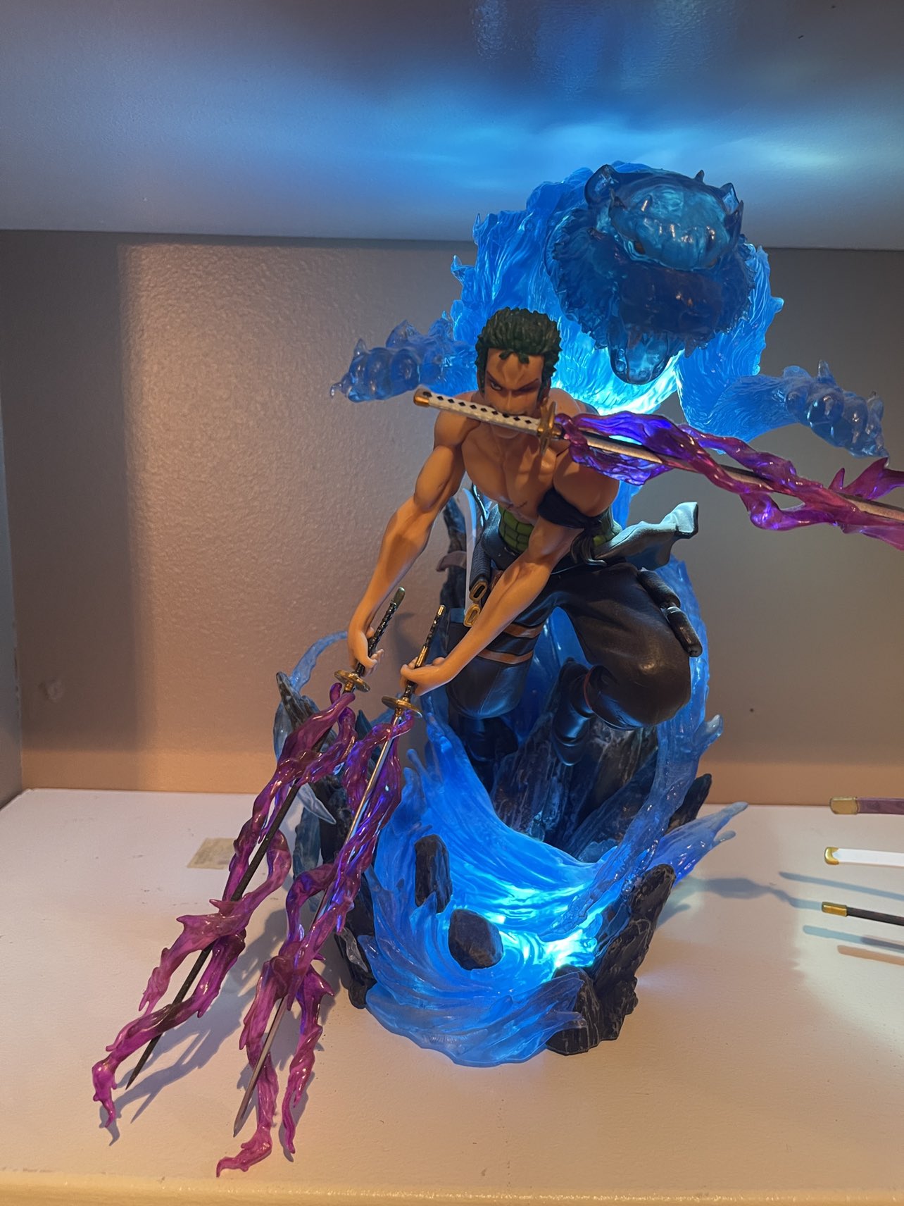 One Piece Zoro Figure - photo 2