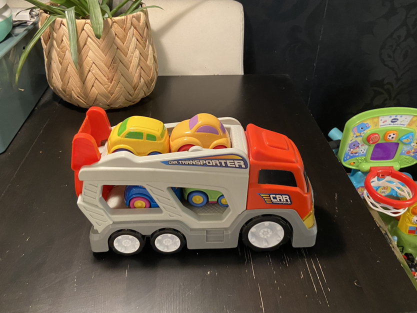 Car carrier with four cars thumbnail