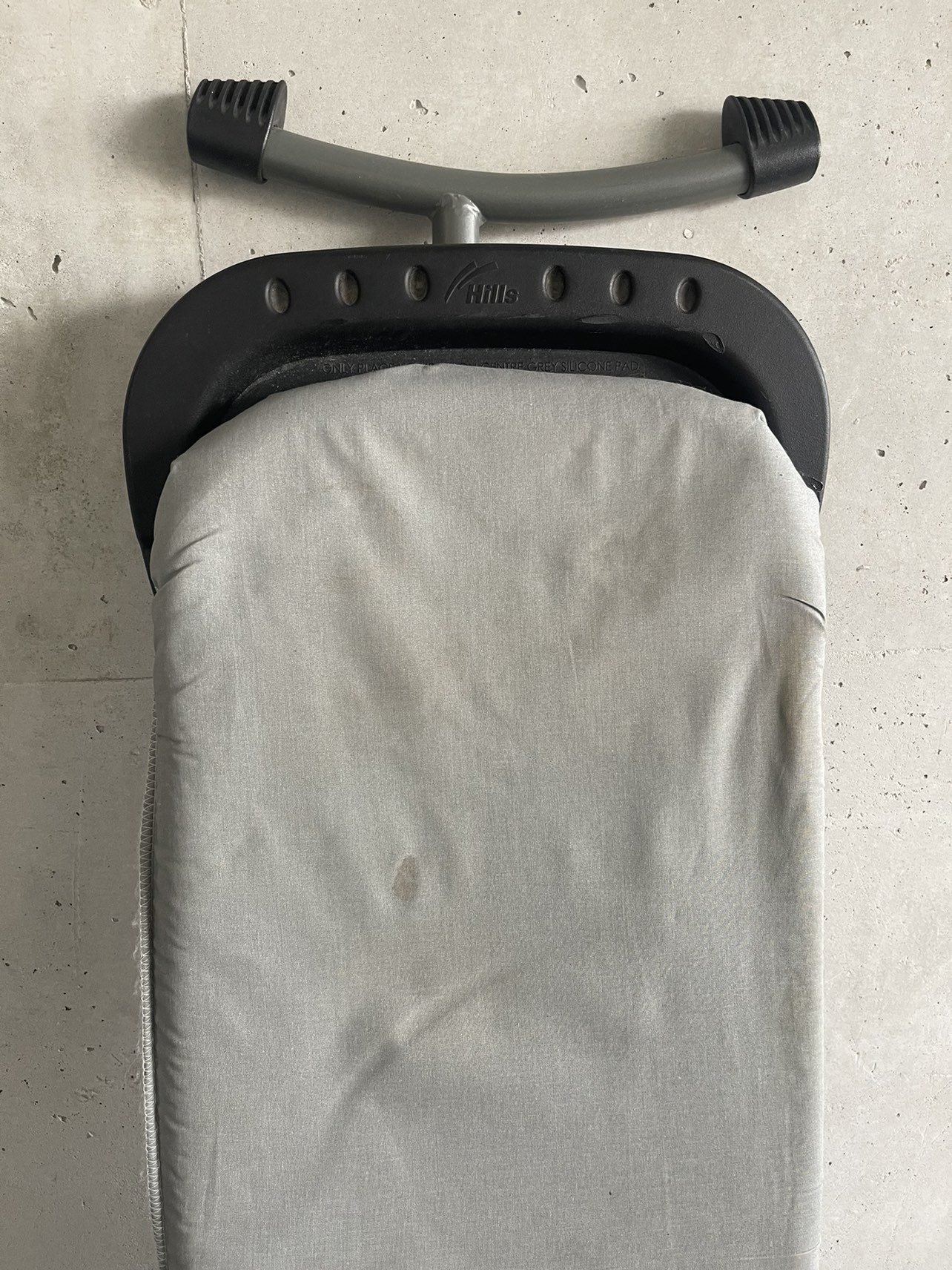 Free ironing board - photo 2