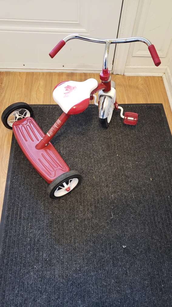 Tricycle Radio Flyer thumbnail