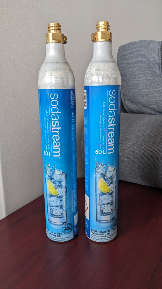 SodaStream with 2 Canisters - Fair condition - photo 3