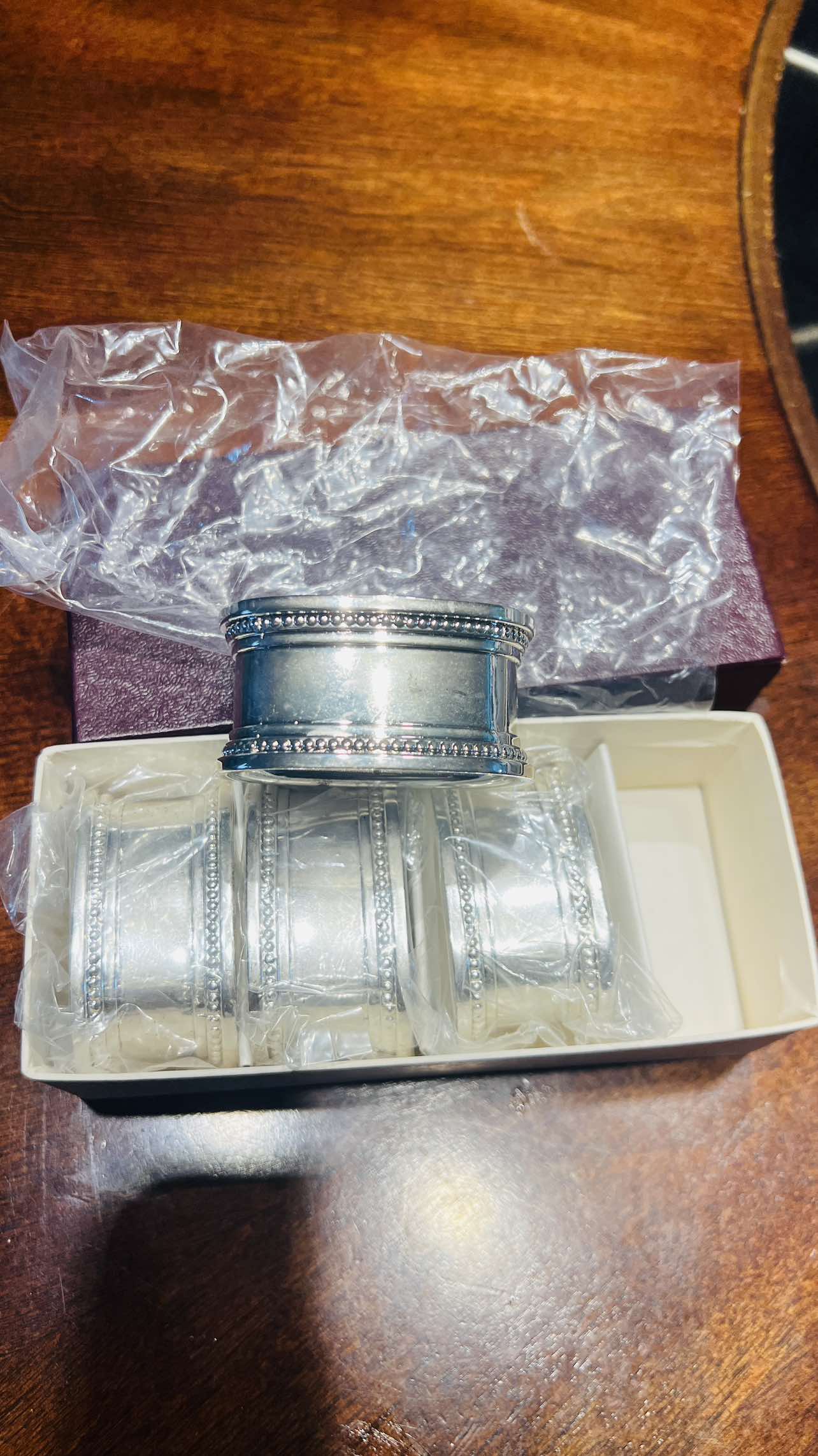 🥕#freecycle - 4 Napkin Rings in a box thumbnail
