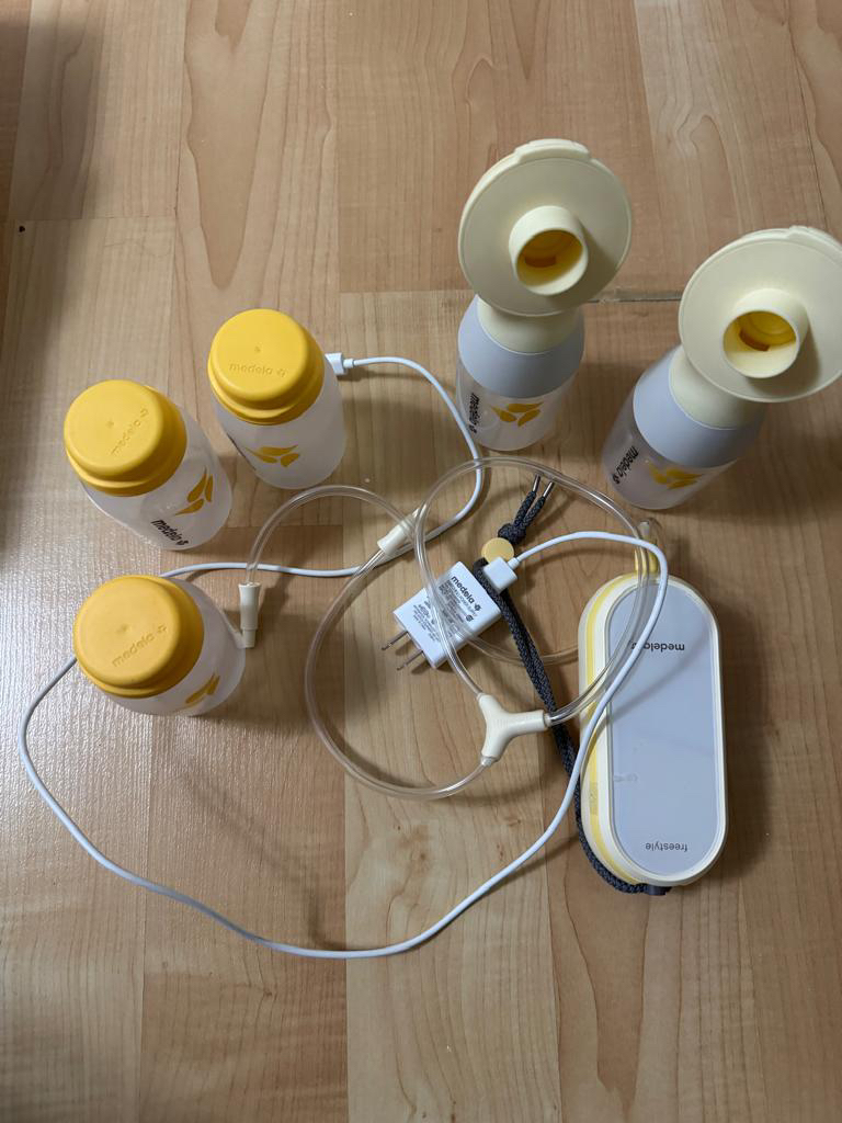 Medela hands free breast pump thumbnail