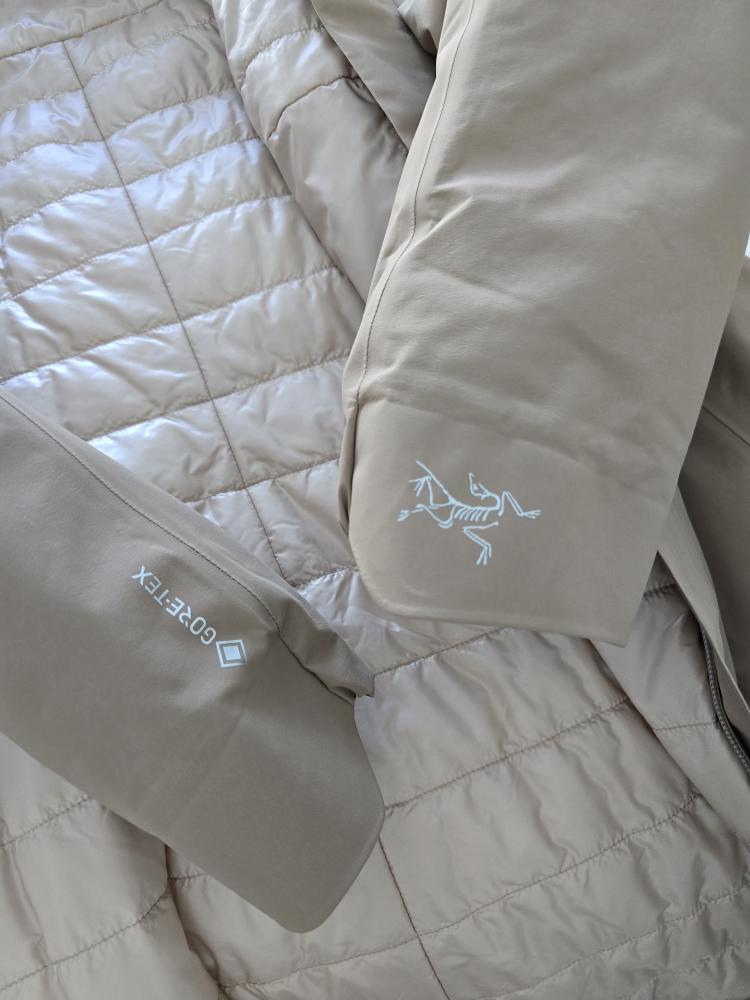 Arc'teryx women's winter coat - photo 2