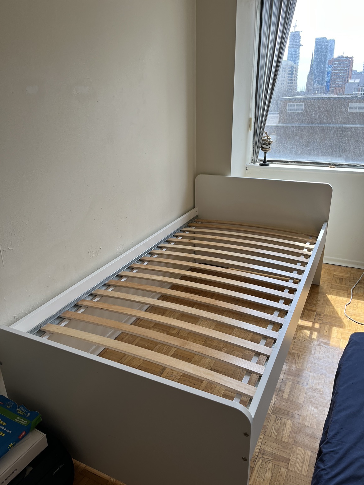 Ikea släkt twin bed frame