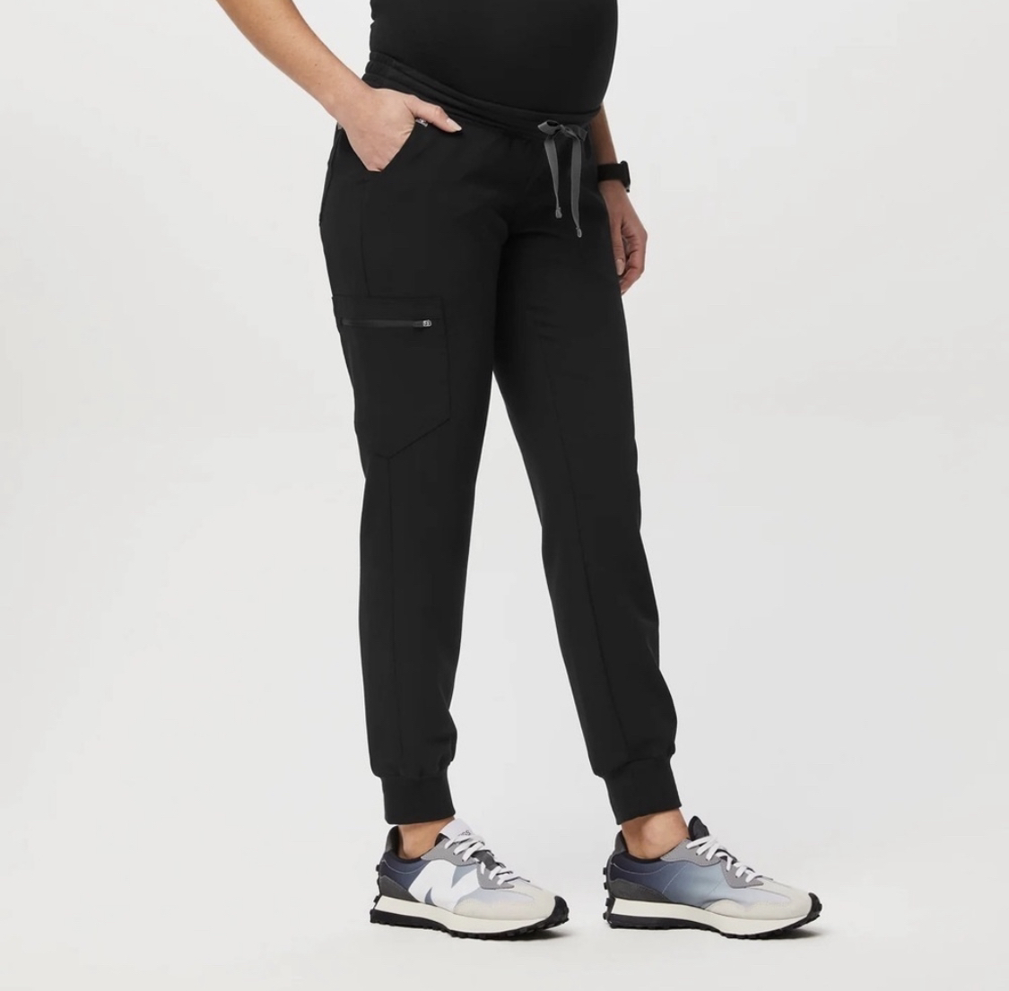 Figs Size XL PETITE Zamora Maternity Jogger Scrub Pants - Black thumbnail