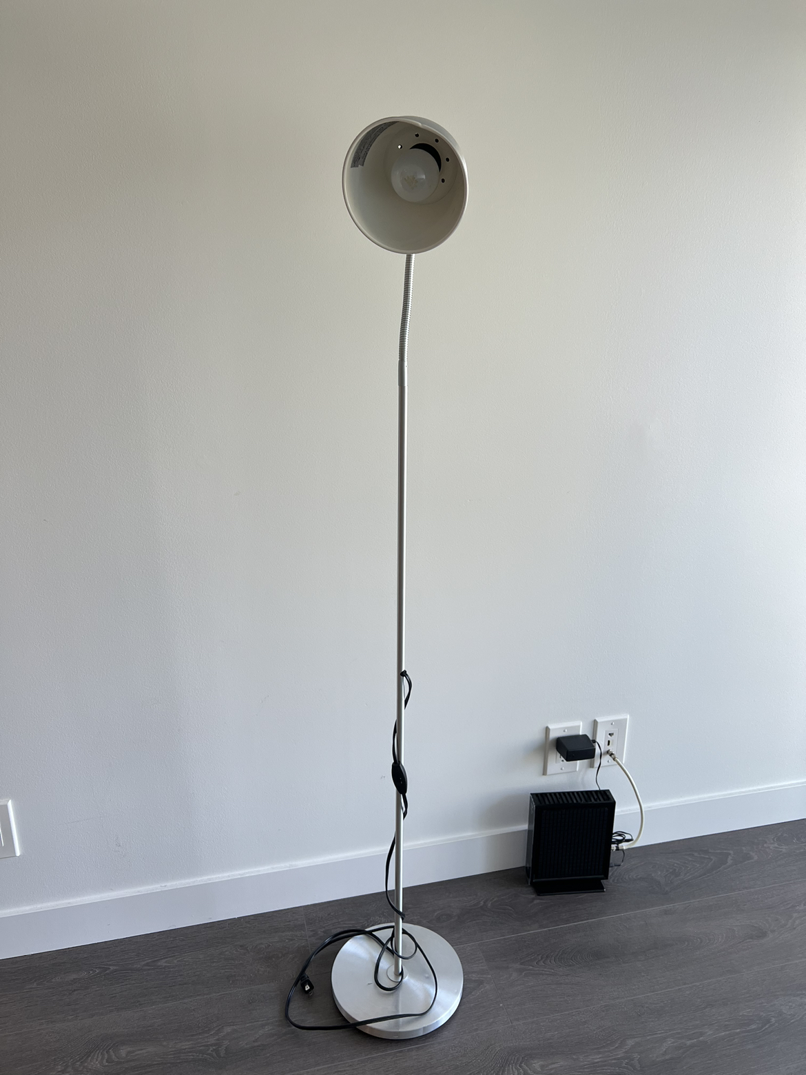 Silver floor reading lamp + extra bulb - photo 2