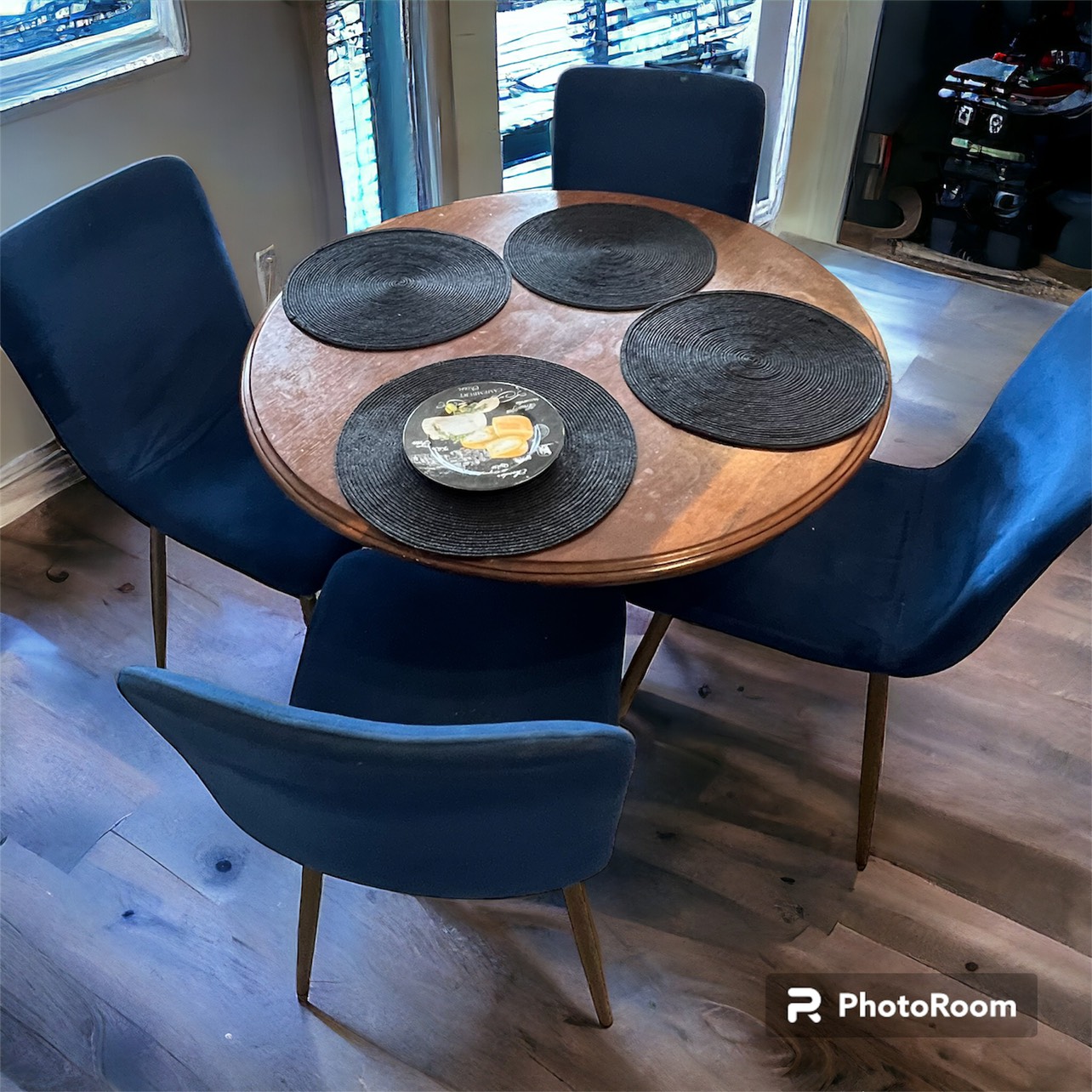 Beautiful lunch table with luxurious velvet chairs