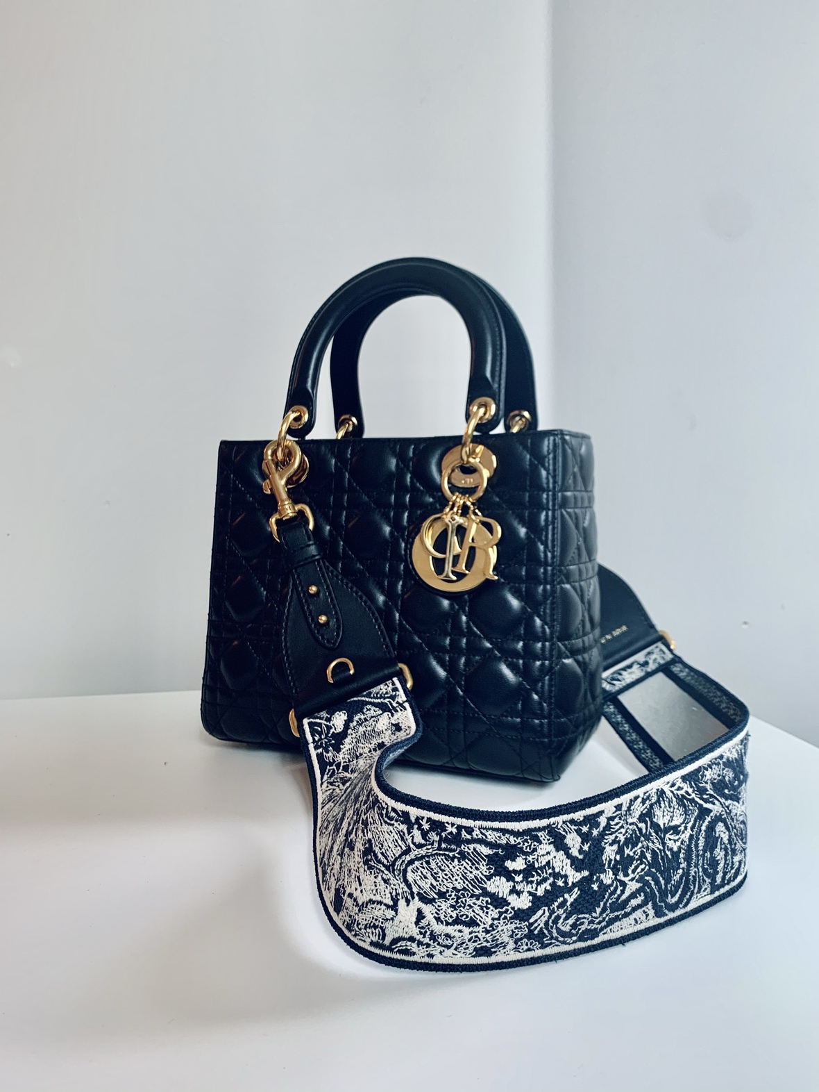 Authentic Lady Dior Medium bag with Mitzah Scarf - photo 3