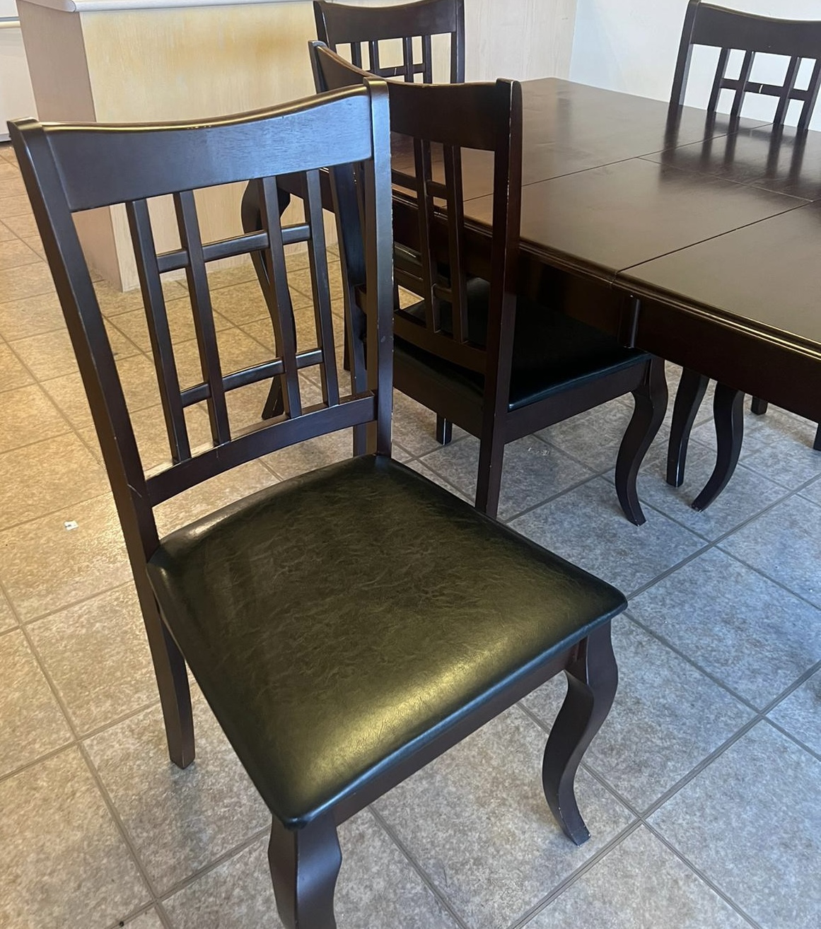 Dining table and chairs-Free - photo 3