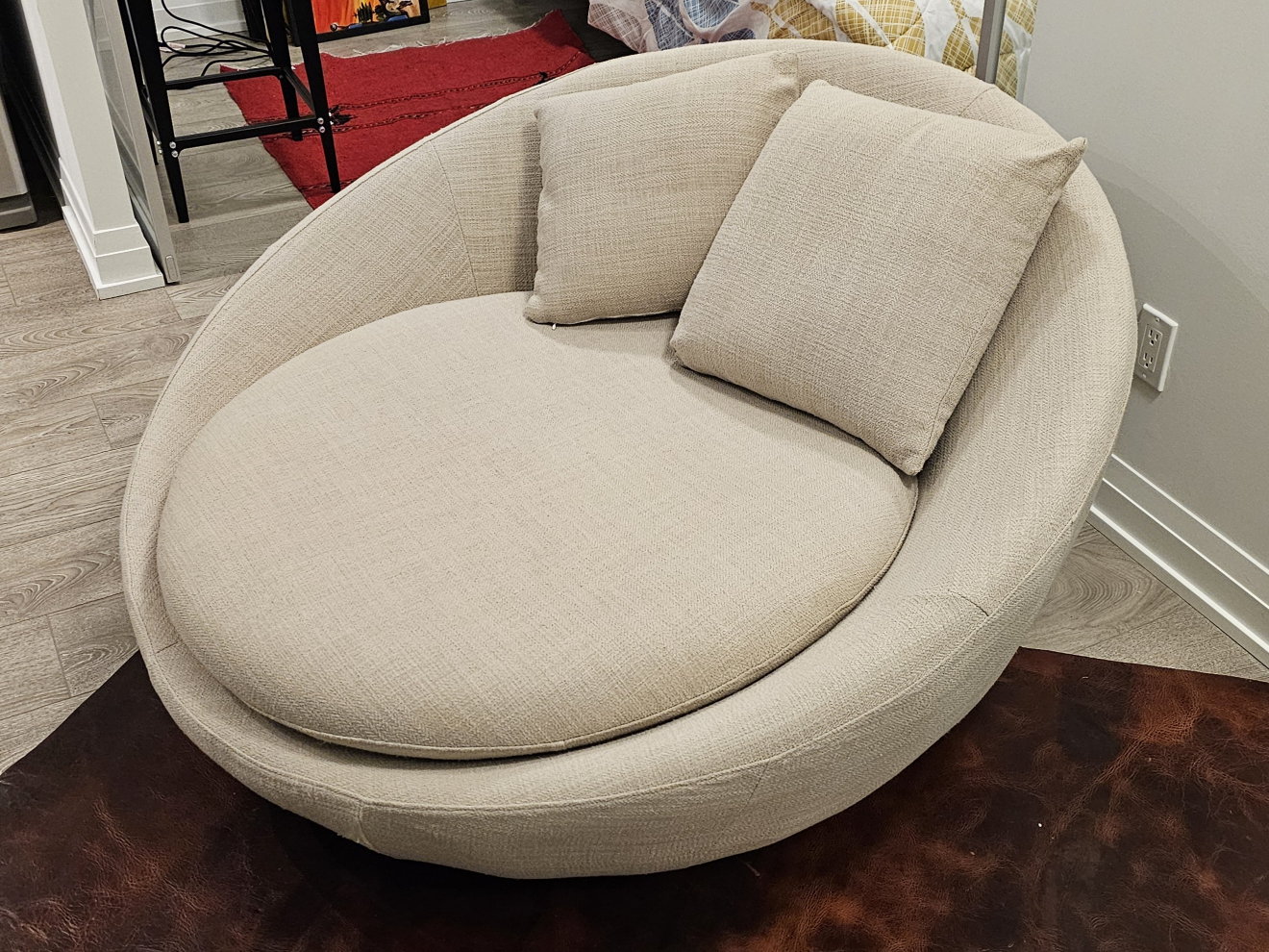 COZY round-shaped loveseat image indicator(2)