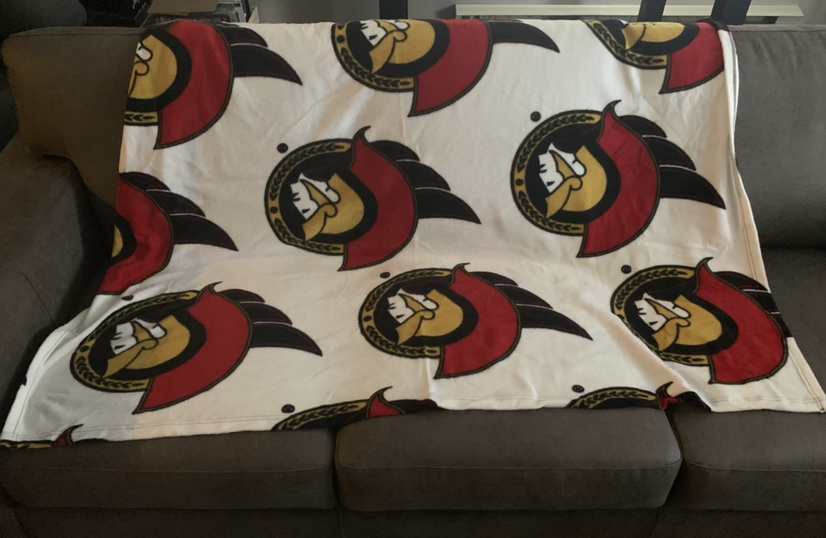 VINTAGE ottawa senators SCARF AND BLANKET NEW WITH TAGS and bag image indicator(2)